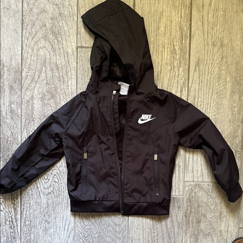 NWOT-Nike Kids Black windbreaker with Hood